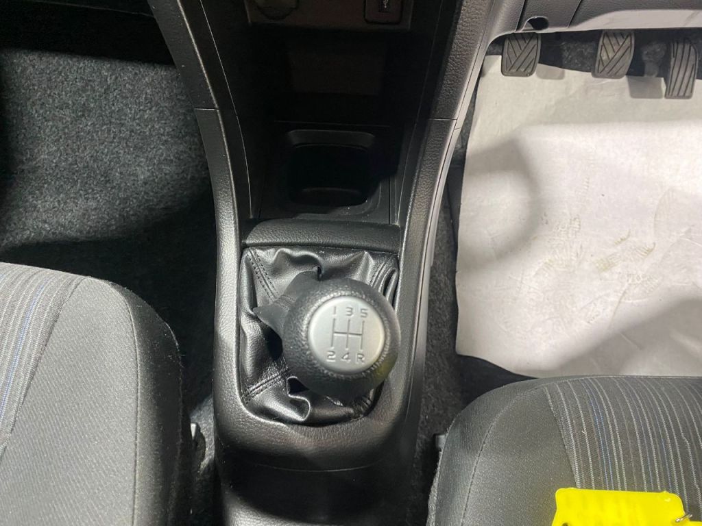 Used Suzuki Swift 2015 for sale - 76697981: Photo 14