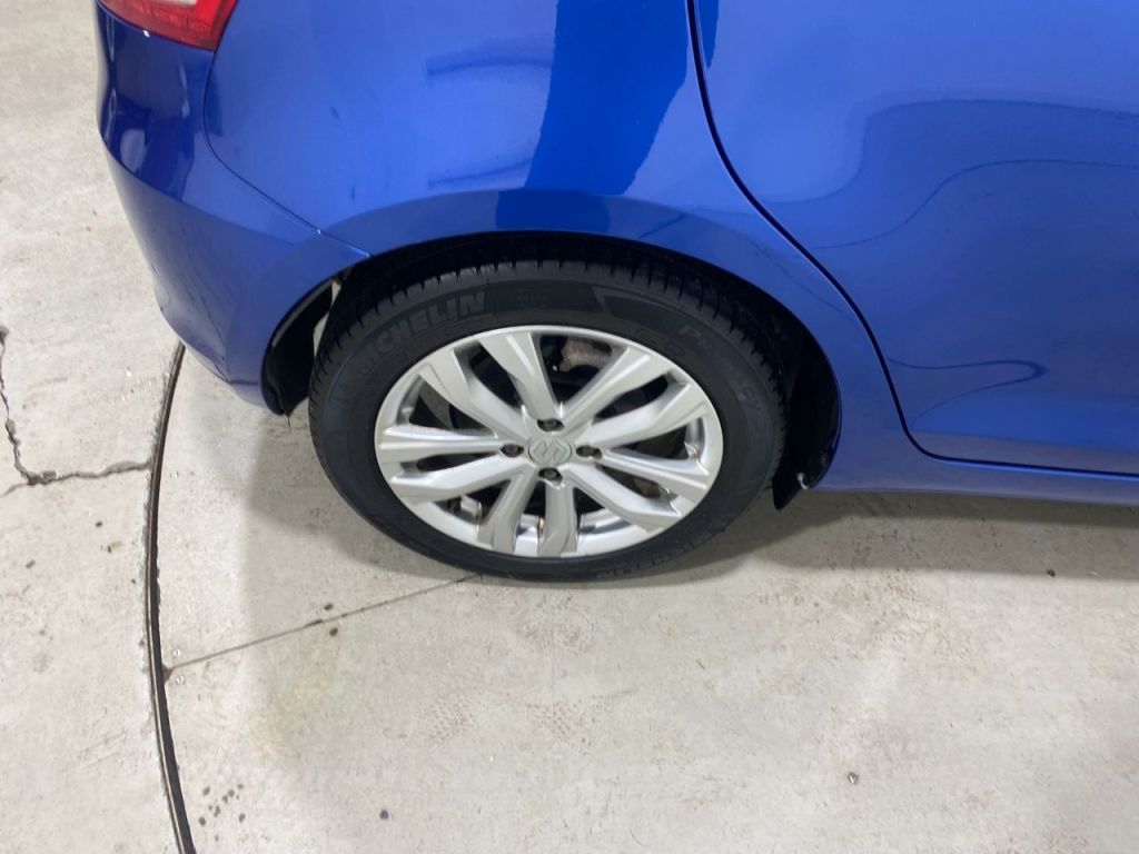 Used Suzuki Swift 2015 for sale - 76697981: Photo 6