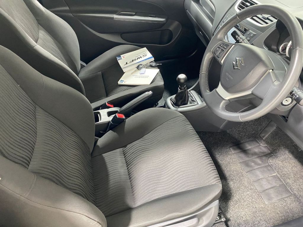 Used Suzuki Swift 2013 for sale - 76895948: Photo 2