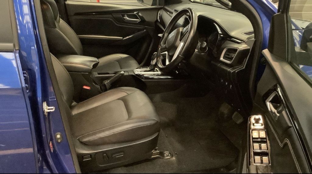 Used Isuzu D-Max 2023 for sale - 76332845: Photo 2
