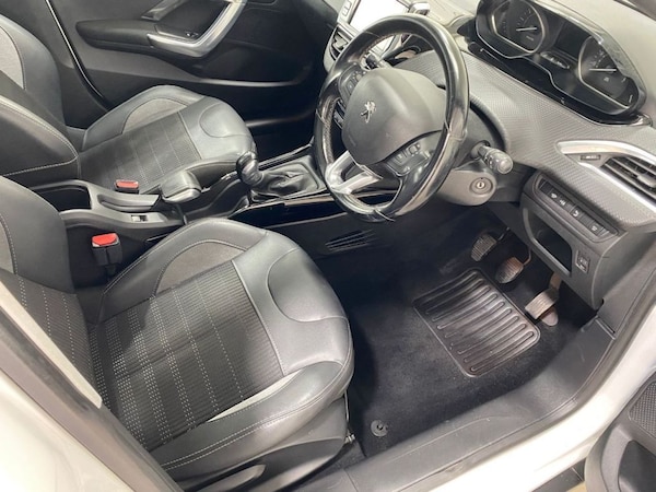 Used Peugeot 2008 2018 for sale - 76255840: Photo 2