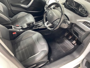 Used Peugeot 2008 2018 for sale - 76255840: Photo 2