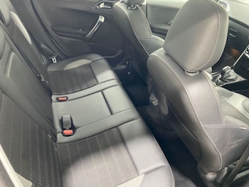 Used Peugeot 2008 2018 for sale - 76255840: Photo 4
