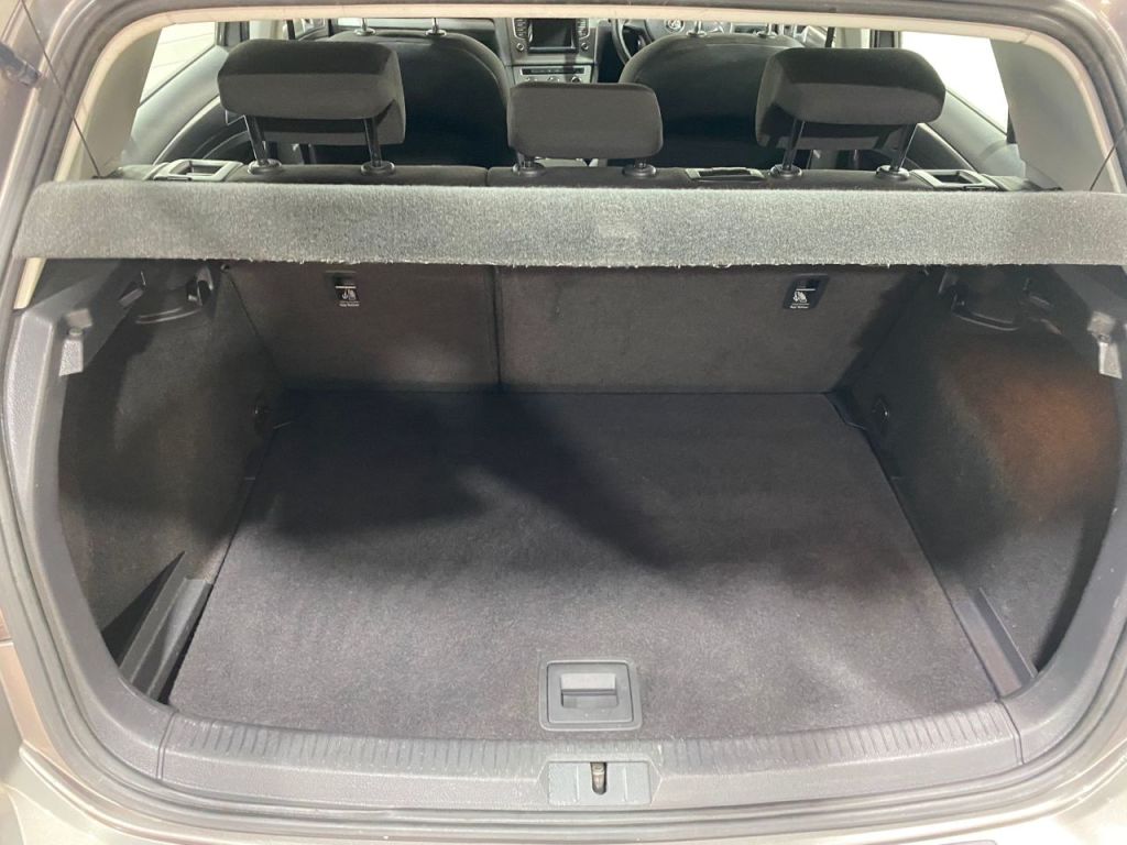 Used Volkswagen Golf 2013 for sale - 76895952: Photo 4