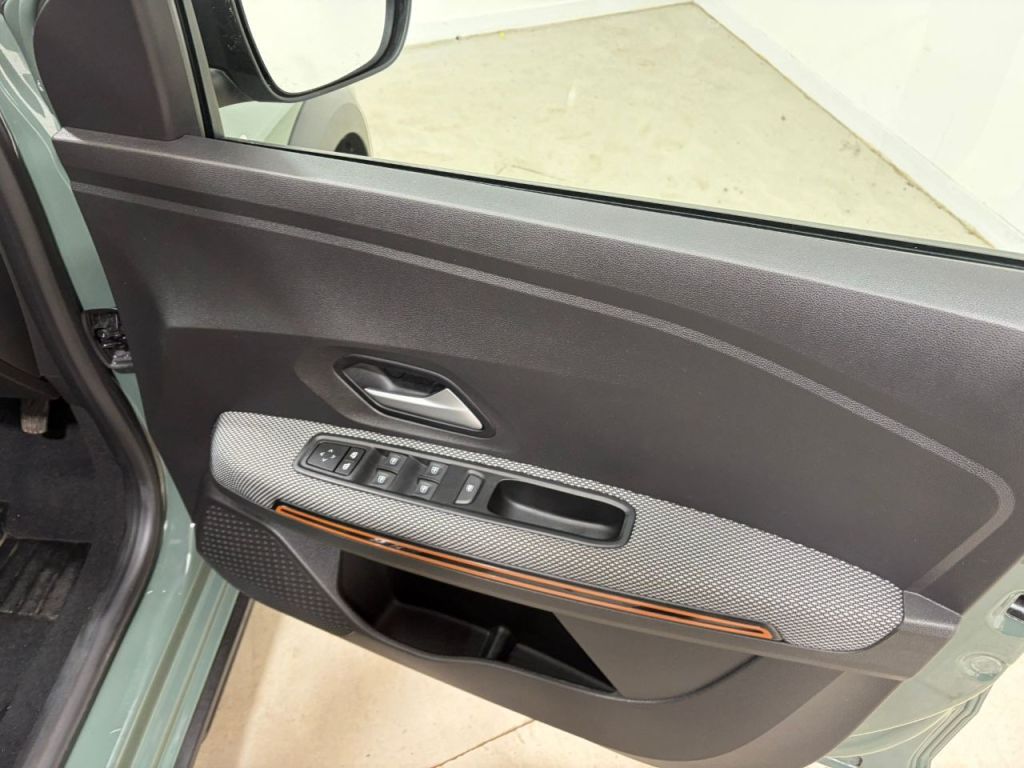 Used Dacia Sandero Stepway 2023 for sale - 78095725: Photo 23