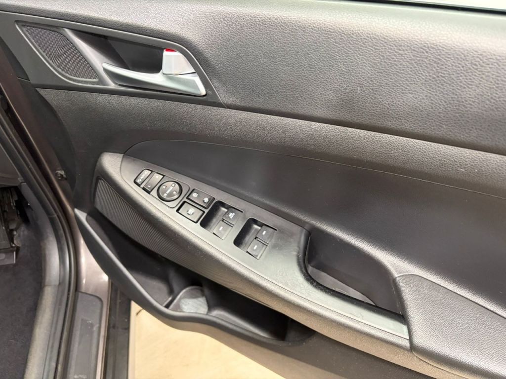 Used Hyundai TUCSON 2017 for sale - 78167766: Photo 4