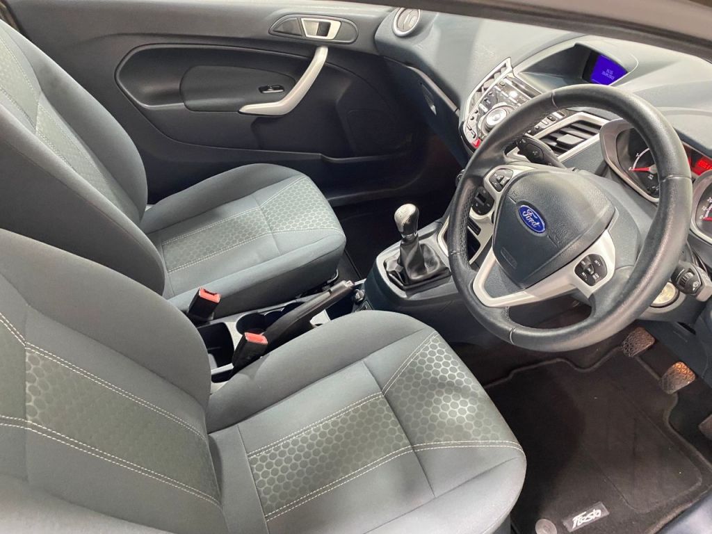 Used Ford Fiesta 2012 for sale - 76345068: Photo 2