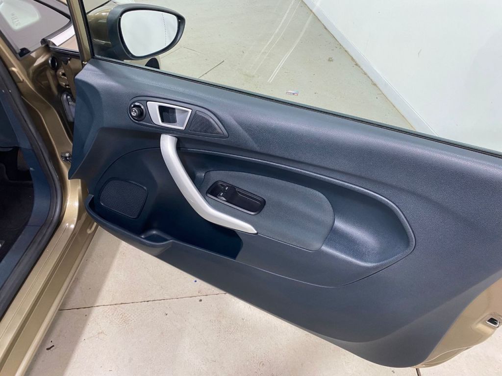 Used Ford Fiesta 2012 for sale - 76345068: Photo 22