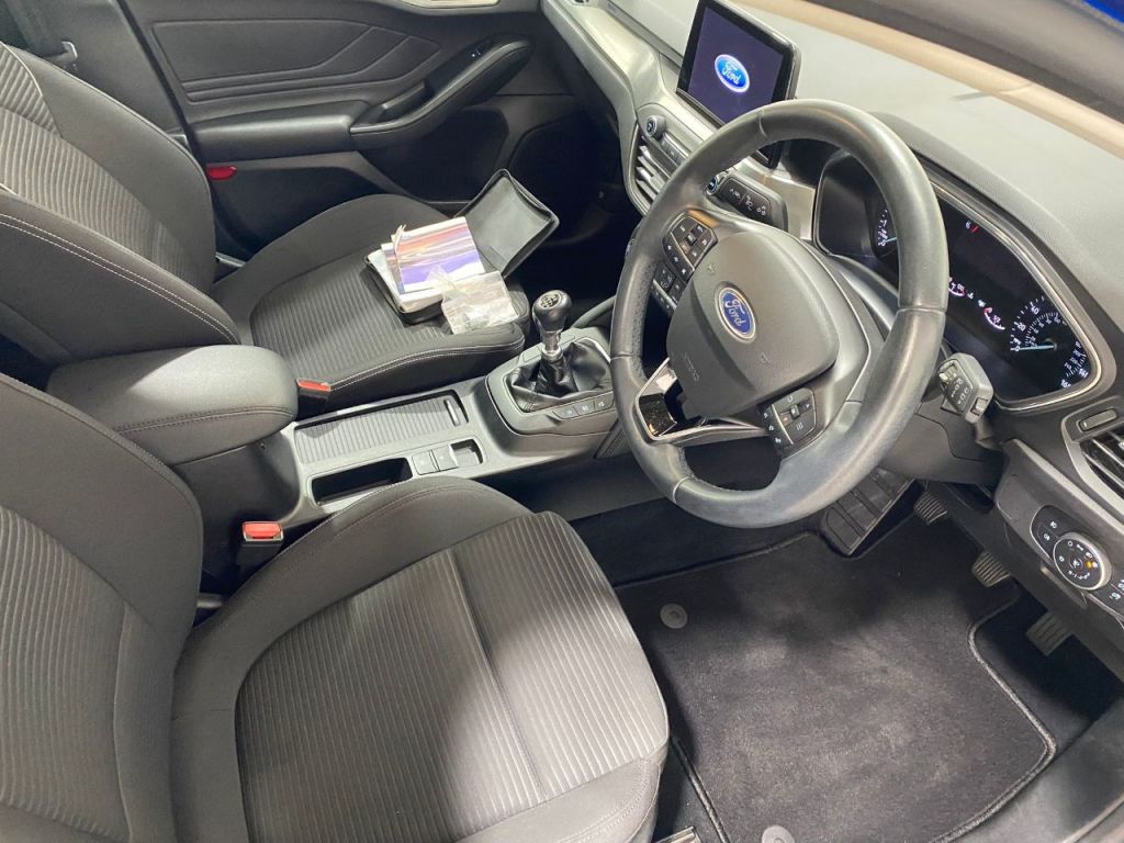 Used Ford Focus 2020 for sale - 76235179: Photo 2