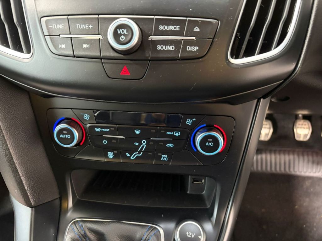 Used Ford Focus 2017 for sale - 77200635: Photo 12