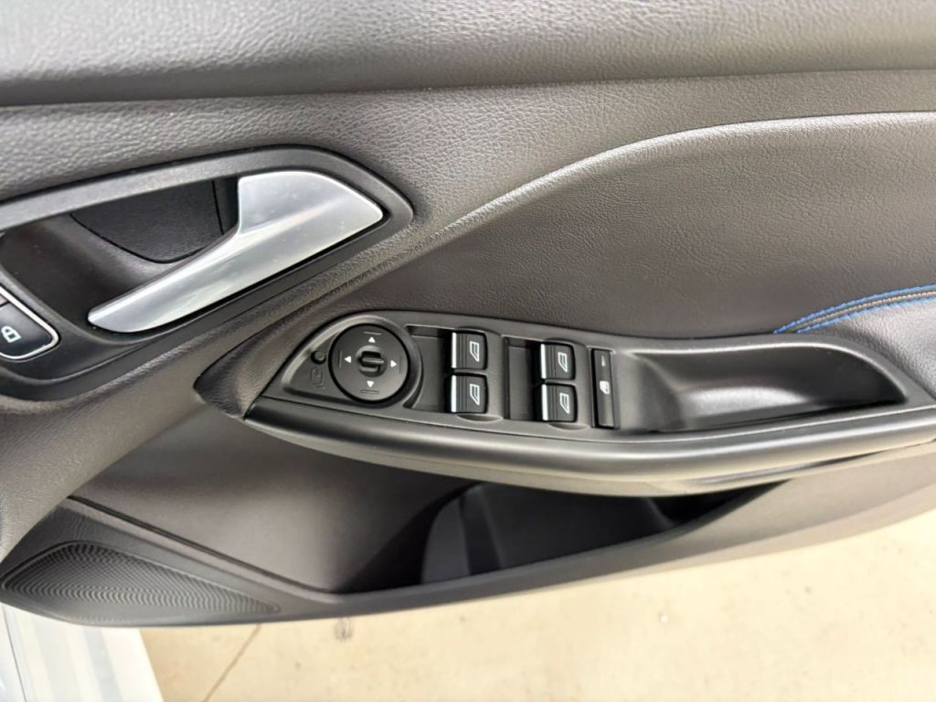 Used Ford Focus 2017 for sale - 77200635: Photo 16