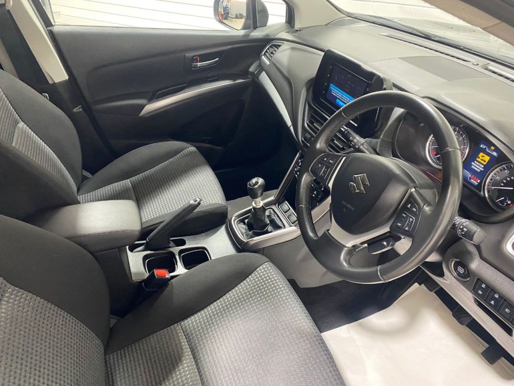 Used Suzuki SX4 S-Cross 2023 for sale - 76922733: Photo 2