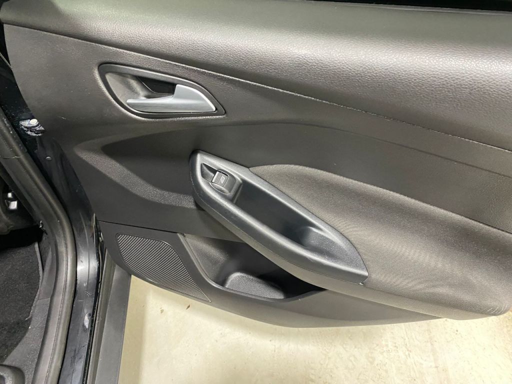 Used Ford Focus 2018 for sale - 76469386: Photo 16
