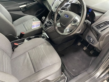 Used Ford Grand Tourneo Connect 2017 for sale - 75585934: Photo