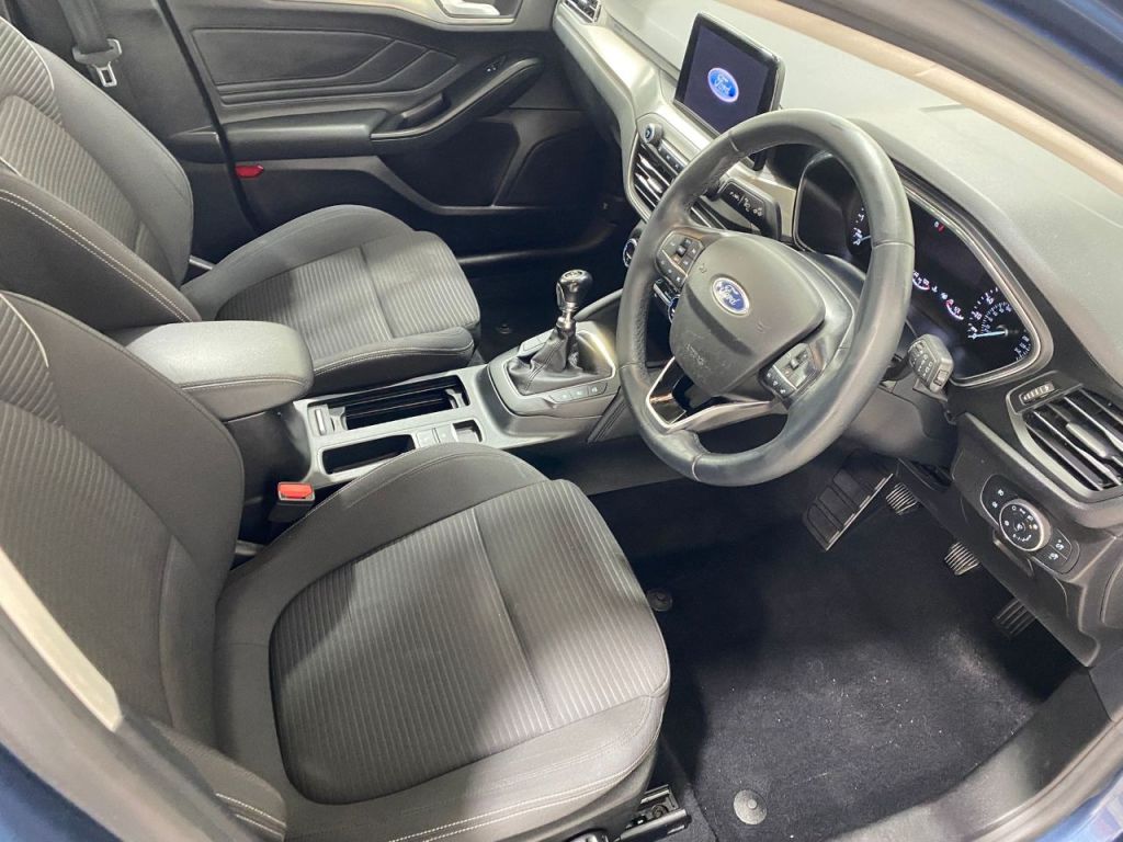 Used Ford Focus 2020 for sale - 76428952: Photo 2