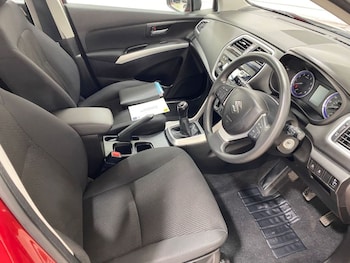Used Suzuki SX4 S-Cross 2017 for sale - 76184905: Photo 2