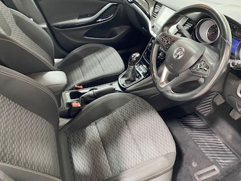 Used Vauxhall Astra 2016 for sale - 76147243: Photo 2