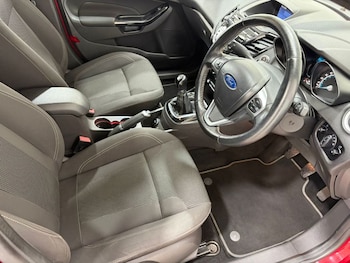 Used Ford Fiesta 2015 for sale - 78025972: Photo