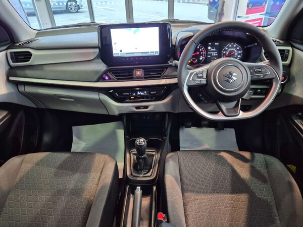 Used Suzuki Swift 2025 for sale - 76142830: Photo 2