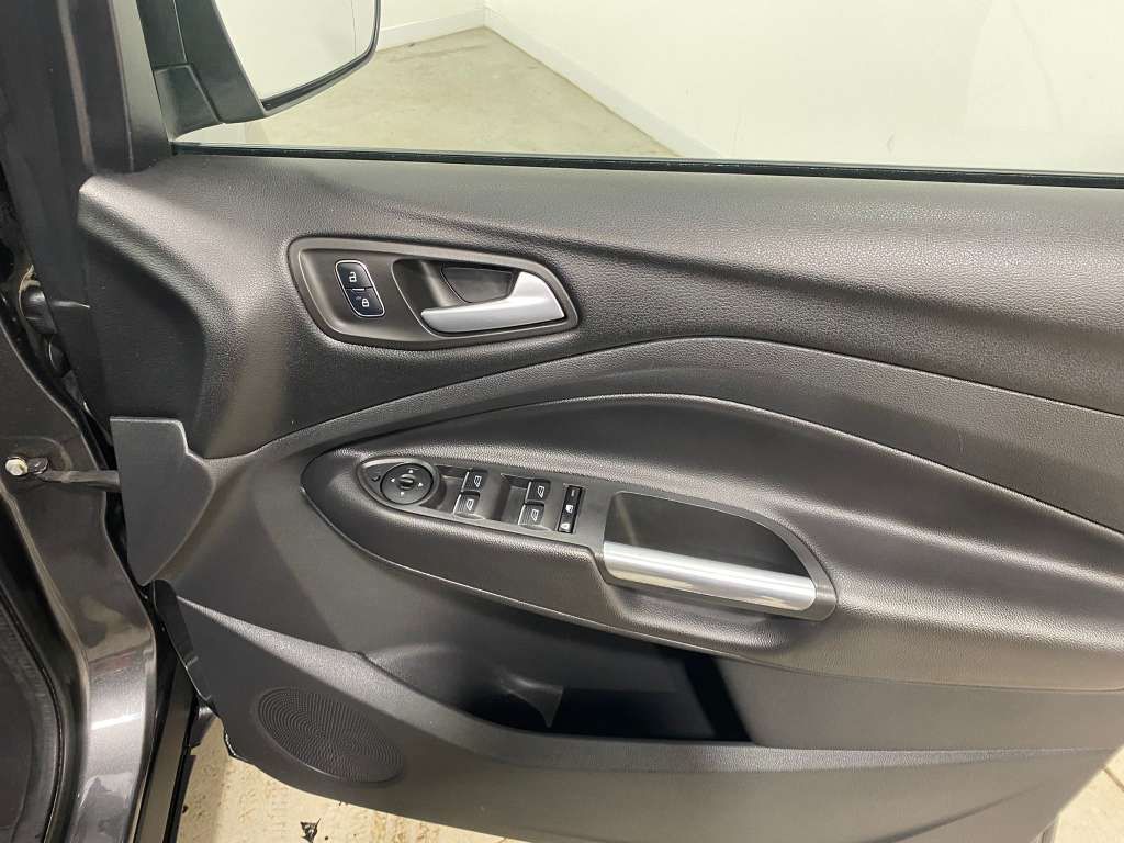 Used Ford Kuga 2017 for sale - 77006597: Photo 23