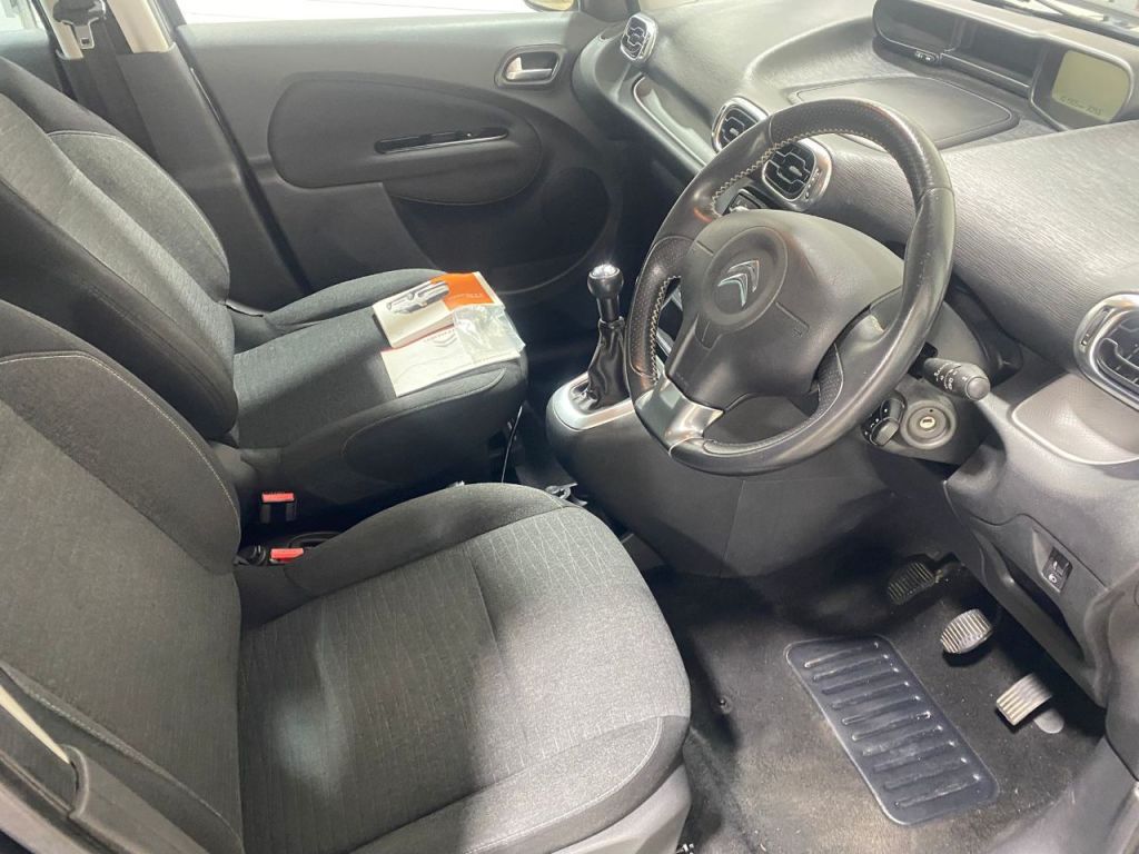 Used Citroen C3 Picasso 2016 for sale - 77107079: Photo 2