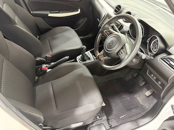 Used Suzuki Swift 2023 for sale - 77541815: Photo