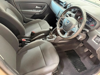 Used Dacia Duster 2018 for sale - 79460644: Photo