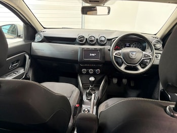 Used Dacia Duster 2018 for sale - 79460644: Photo