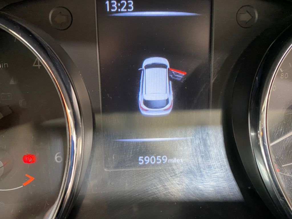 Used Nissan Qashqai 2015 for sale - 76385548: Photo 10