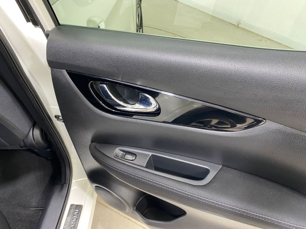 Used Nissan Qashqai 2015 for sale - 76385548: Photo 21