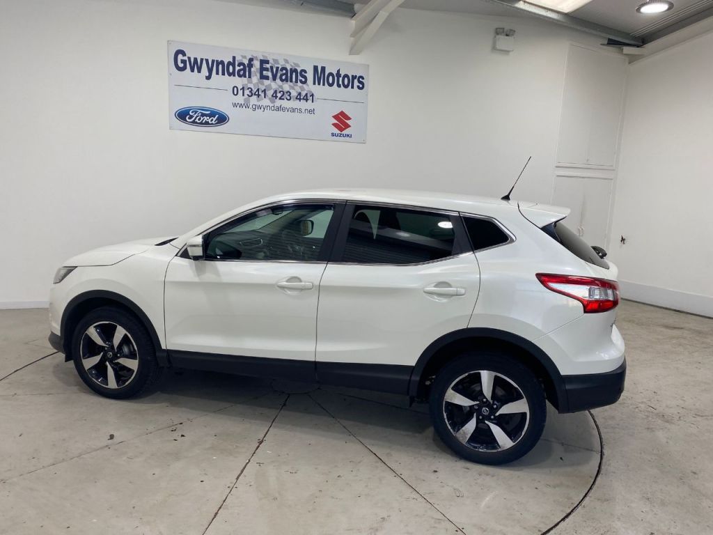 Used Nissan Qashqai 2015 for sale - 76385548: Photo 3