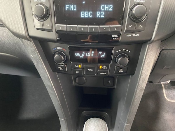 Used Suzuki Swift 2010 for sale - 76322750: Photo 25