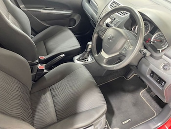 Used Suzuki Swift 2010 for sale - 76322750: Photo 2
