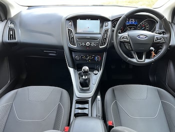 Used Ford Focus 2017 for sale - 79498013: Photo
