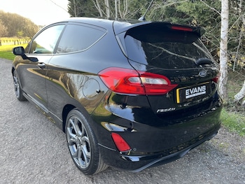 Used Ford Fiesta 2018 for sale - 79498023: Photo