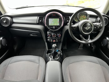 Used MINI Hatch 2019 for sale - 79498022: Photo
