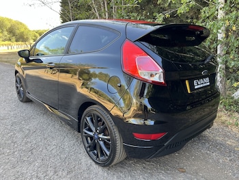Used Ford Fiesta 2015 for sale - 79335622: Photo