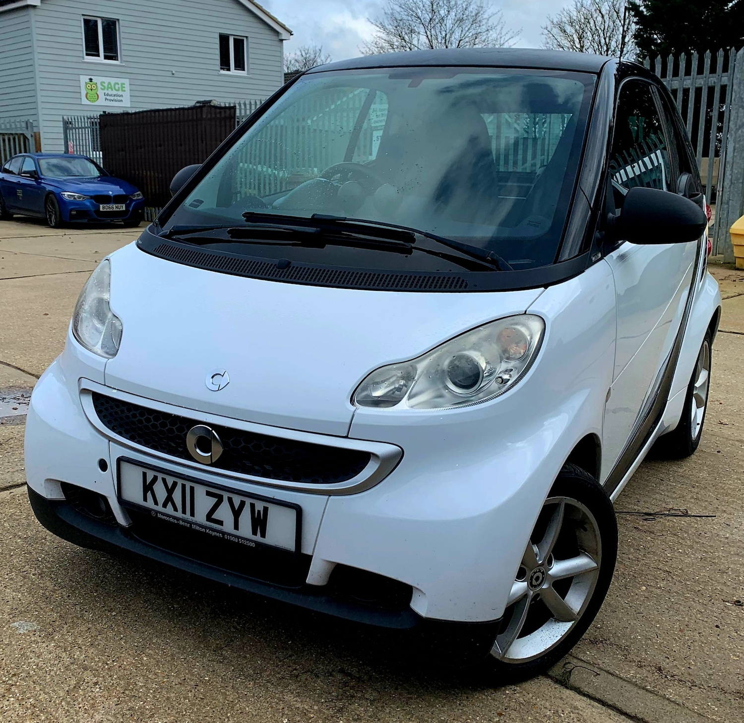 Used smart fortwo 2011 for sale - 77983769: Photo 1