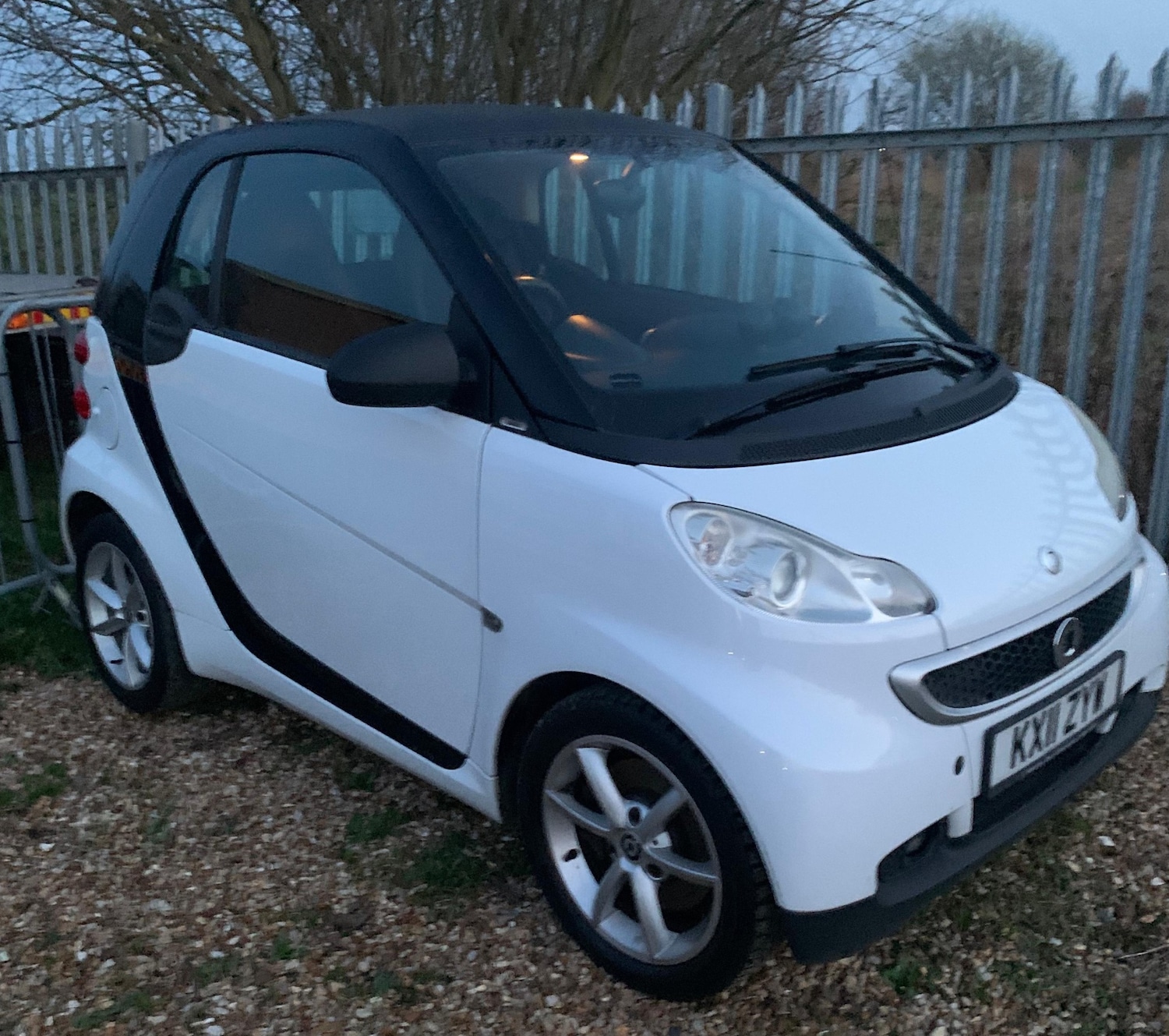 Used smart fortwo 2011 for sale - 77983769: Photo 2