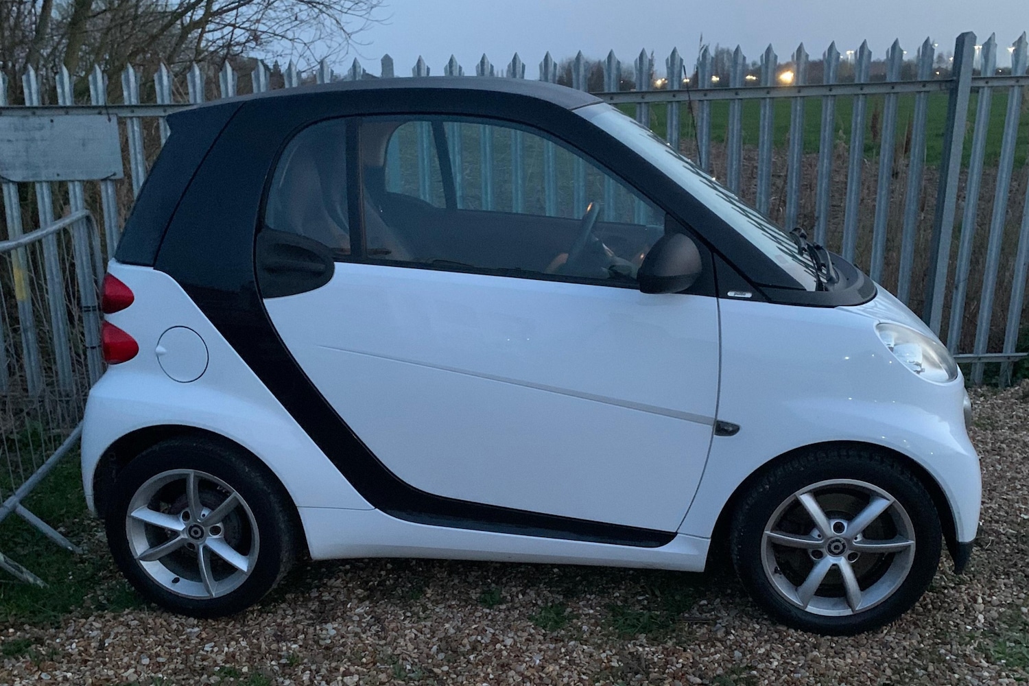 Used smart fortwo 2011 for sale - 77983769: Photo 3