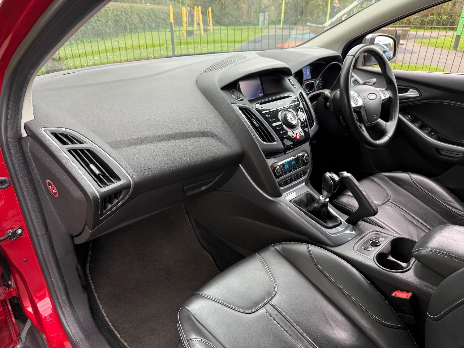 Used Ford Focus 2013 for sale - 76334773: Photo 9