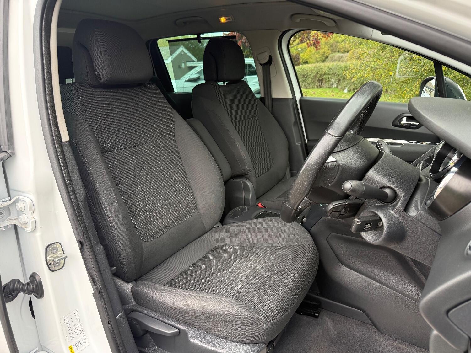 Used Peugeot 5008 2015 for sale - 76769415: Photo 9