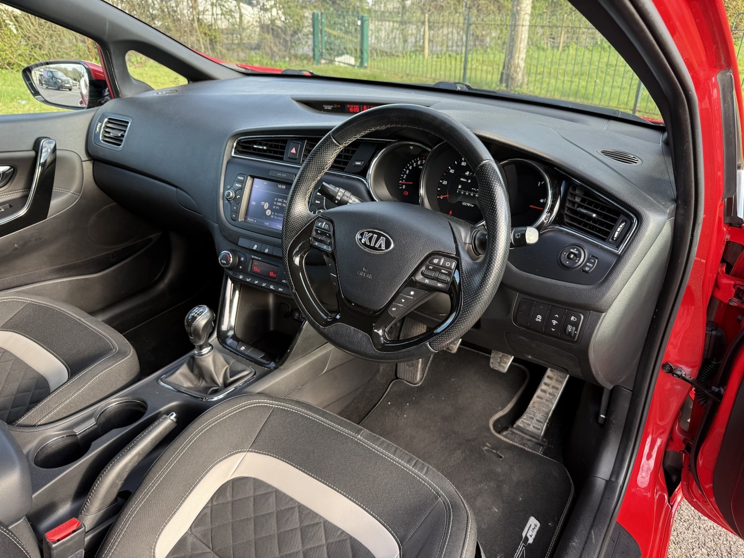 Used Kia Ceed 2015 for sale - 78031620: Photo 7