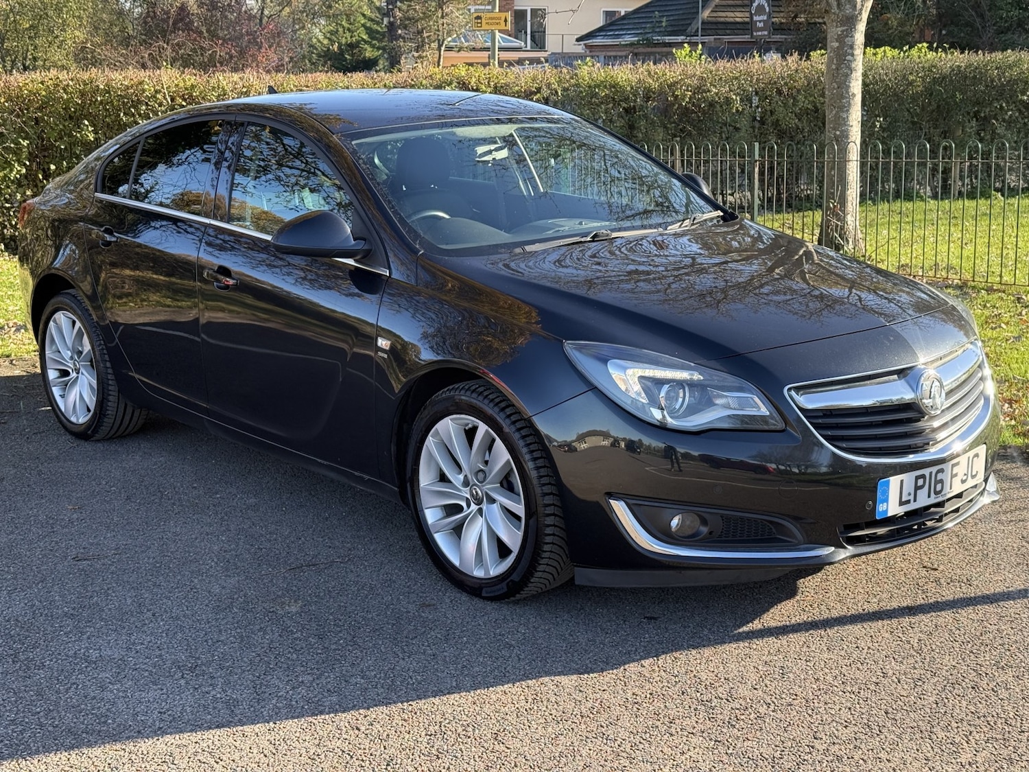Used Vauxhall Insignia 2016 for sale - 76655985: Photo 1