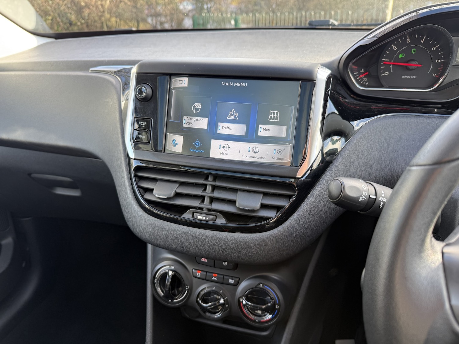 Used Peugeot 208 2014 for sale - 77228256: Photo 19