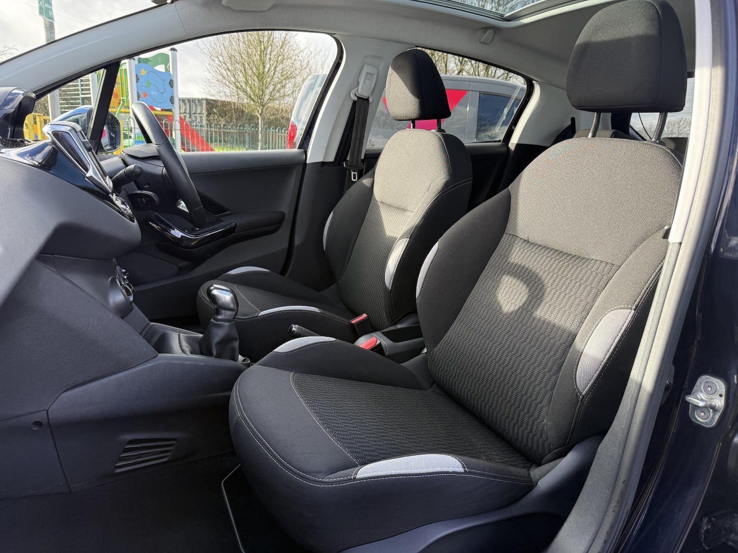 Used Peugeot 208 2014 for sale - 77228256: Photo 9