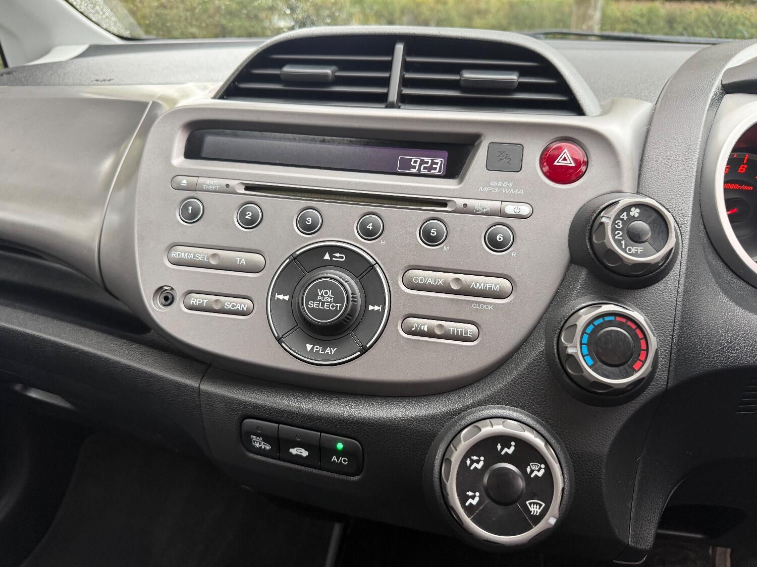 Used Honda Jazz 2010 for sale - 76439873: Photo 17