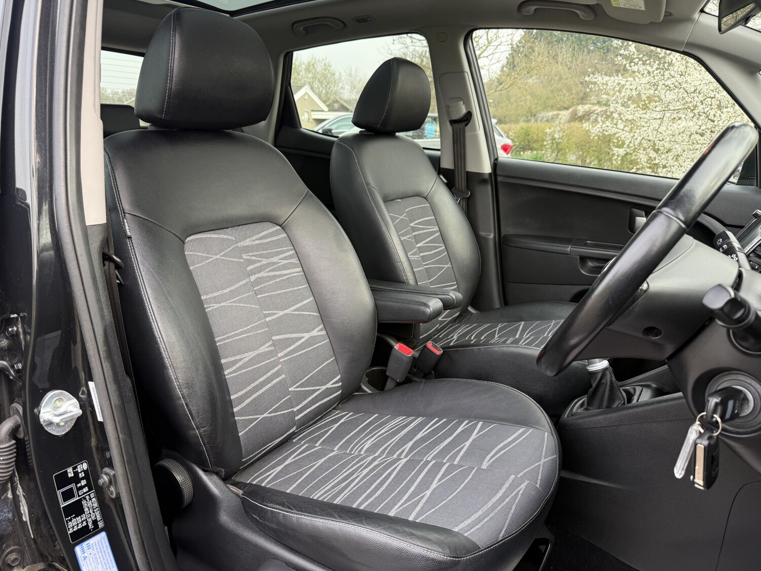 Used Kia Venga 2014 for sale - 77983744: Photo 8