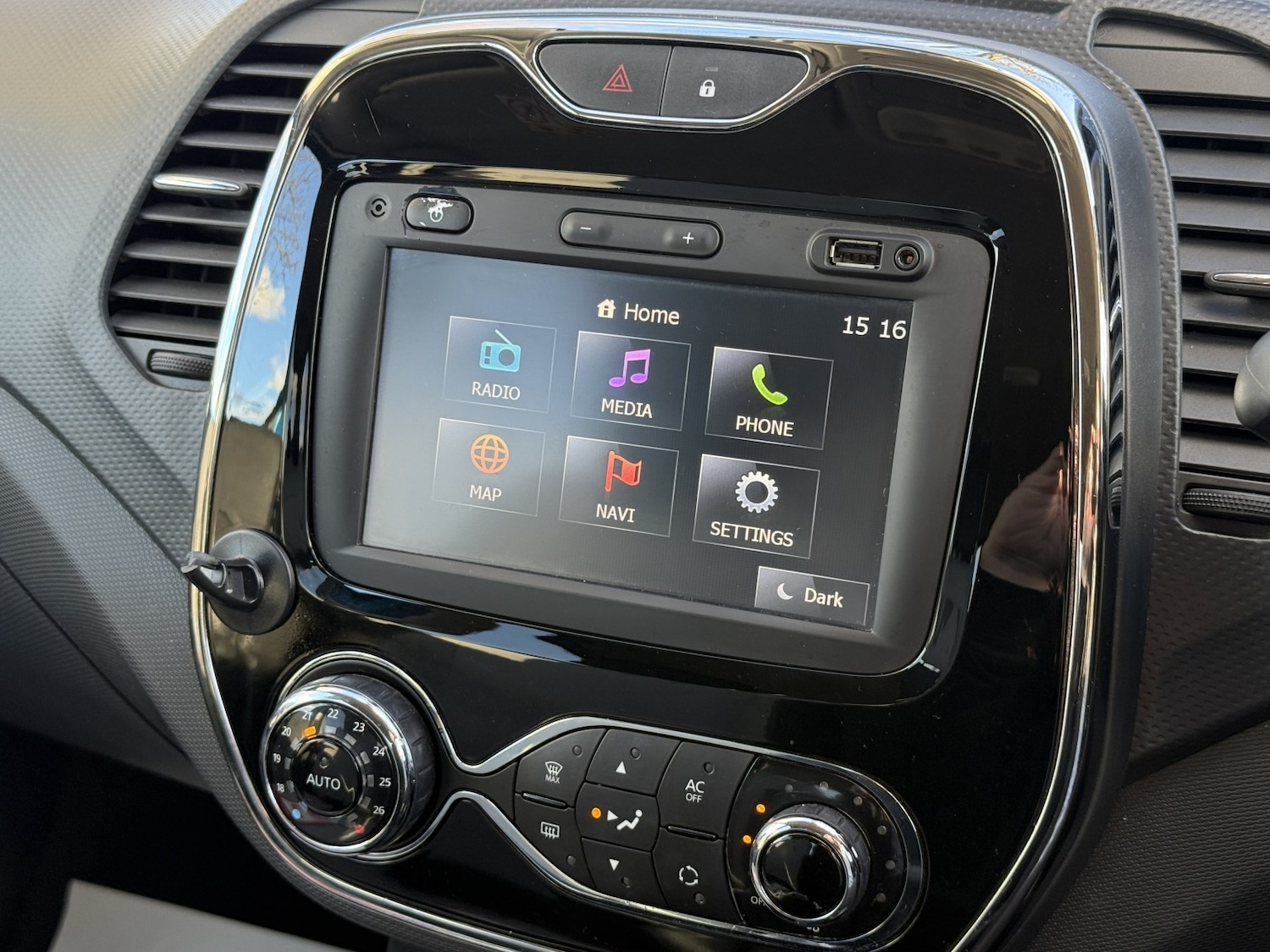 Used Renault Captur 2014 for sale - 77357239: Photo 16