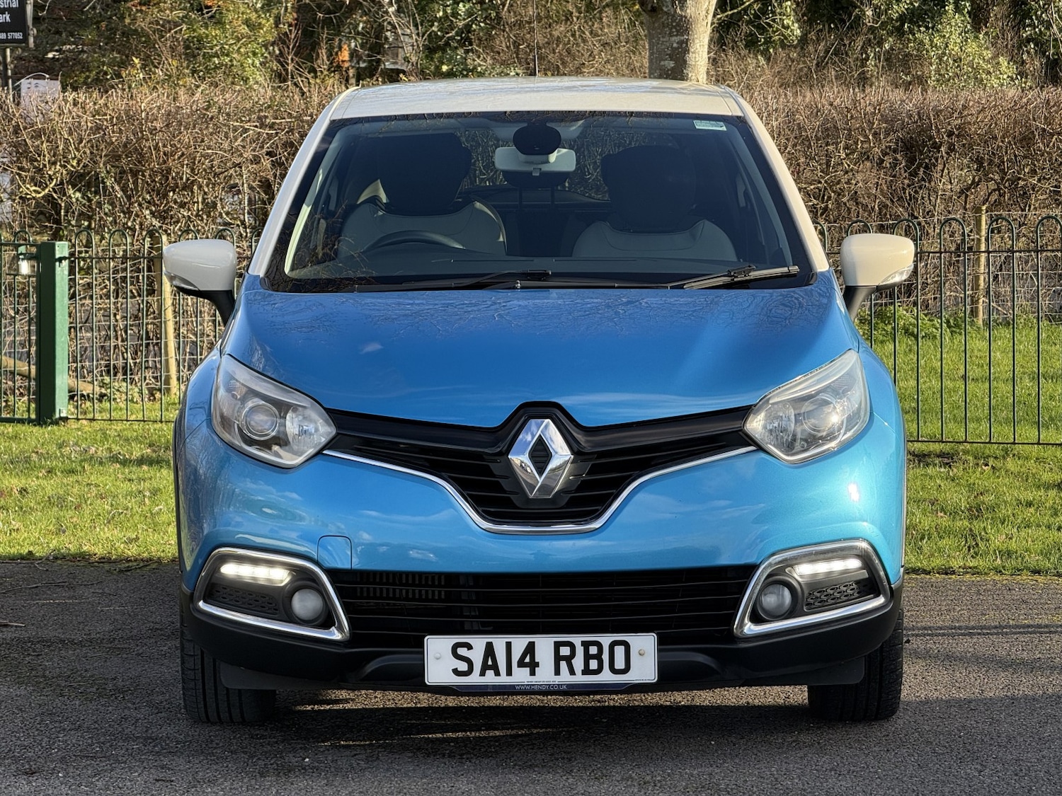 Used Renault Captur 2014 for sale - 77357239: Photo 2